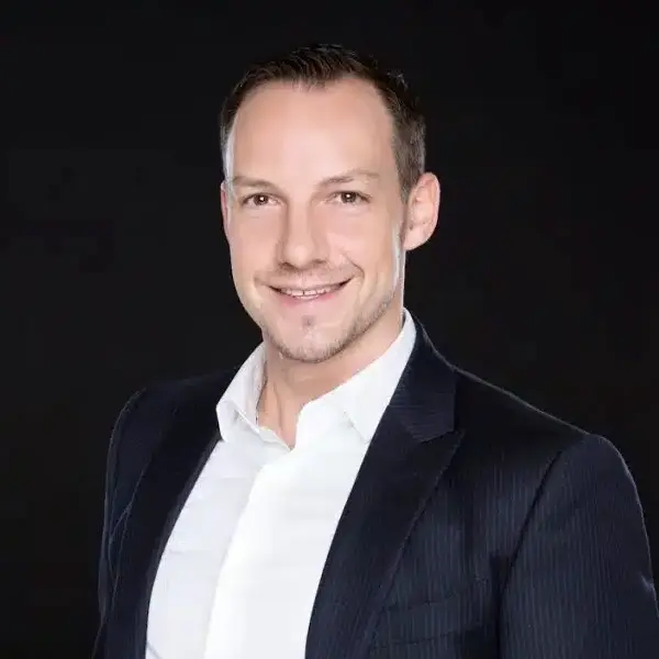 Corrie Block Keynote Speaker and top executive coach in the GCC