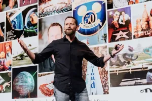 Duncan Wardle keynote speaker presenting on creativity and innovation with Disney brand storytelling examples