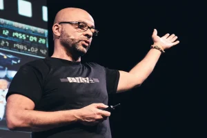 Mo Gawdat speaking about artificial intelligence ethics and human impact